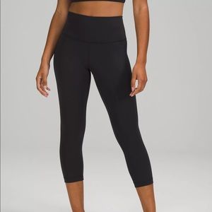 Black Wunder Under crop leggings